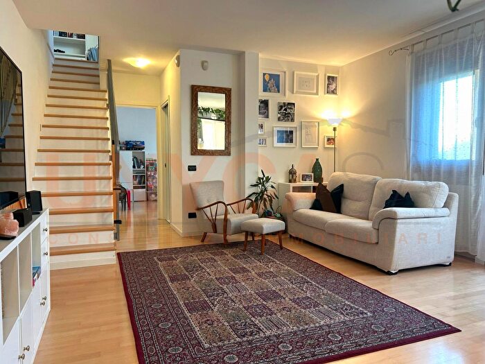 Appartamento trilocale in vendita in Via Giulio Pontedera, Padova