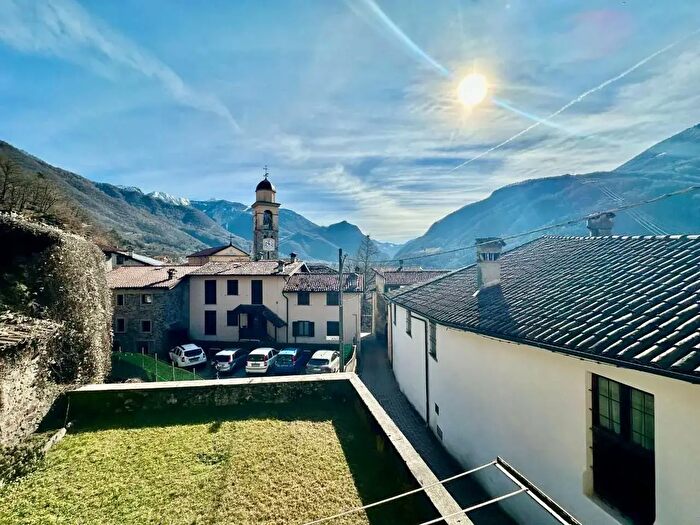 Appartamento bilocale in vendita in Via Zanaboni, Primaluna