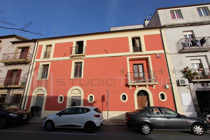 Casa con 6 locali in vendita in Via Antonio Guarasci, Rogliano