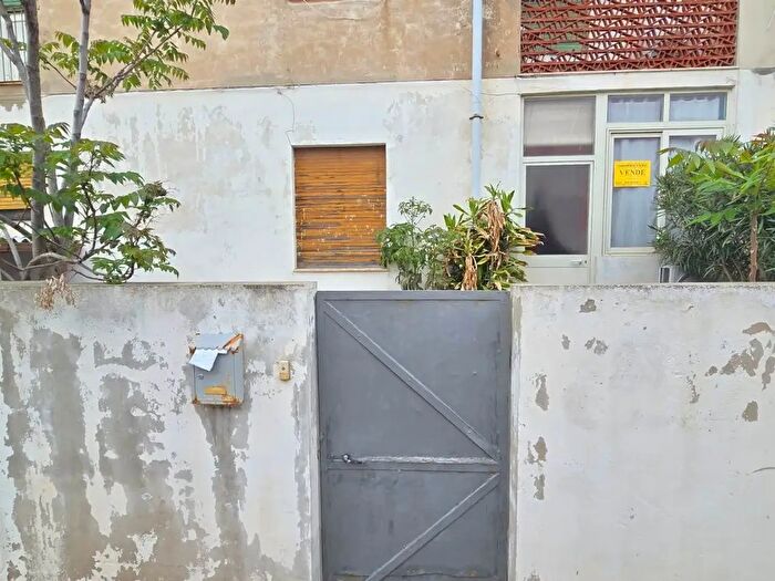 Appartamento trilocale in vendita in Largo Asproni, Portoscuso