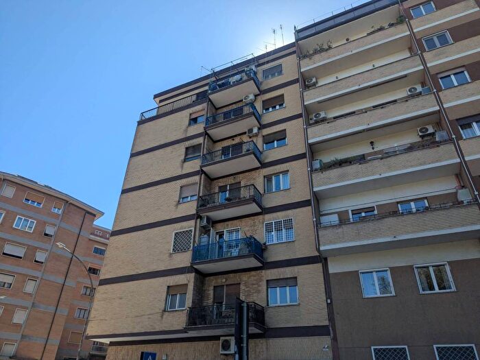 Casa trilocale in affitto in Via Umberto Moricca, Baldo degli Ubaldi, Roma