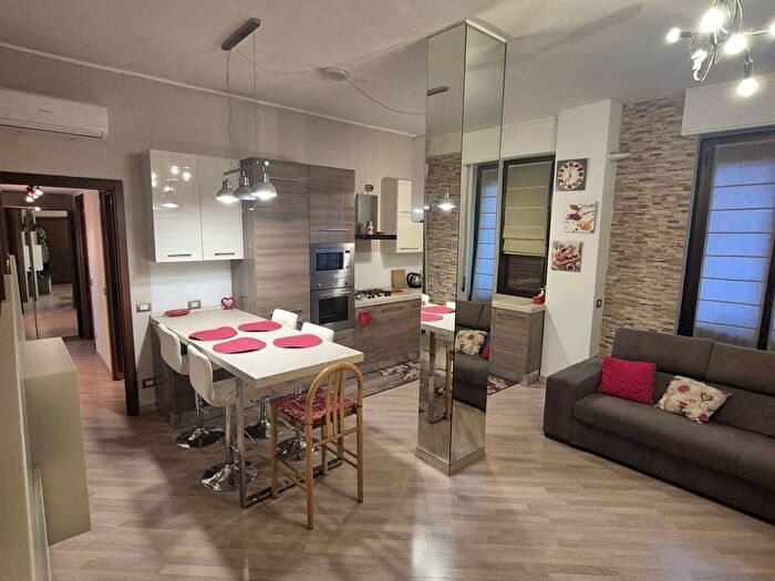 Appartamento trilocale in affitto in Via Privata Vincenzo Gianferrari, Istria, Milano