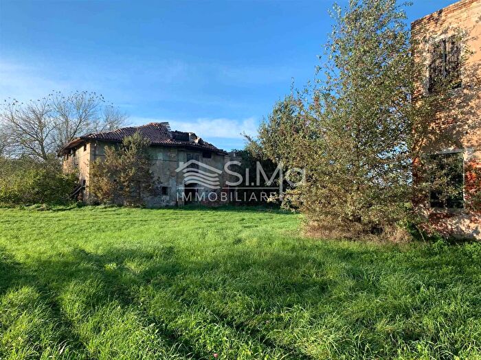 Casa con 20 locali in vendita in Via Oriente, Castello DArgile