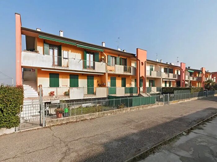 Appartamento trilocale in vendita in Via Fontana, Mozzecane