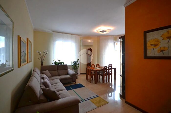 Appartamento quadrilocale in vendita in Via Alessandro Manzoni, Sedriano