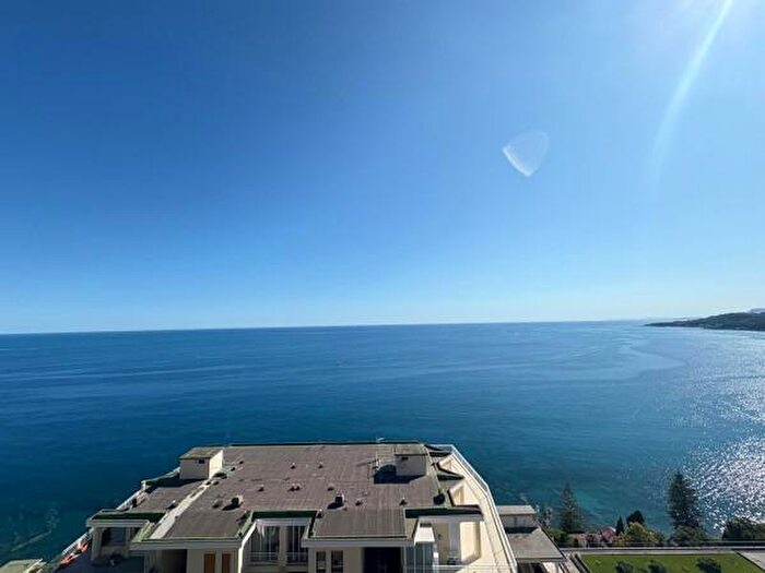 Appartamento quadrilocale in vendita in Viale dei Pepi, Ospedaletti