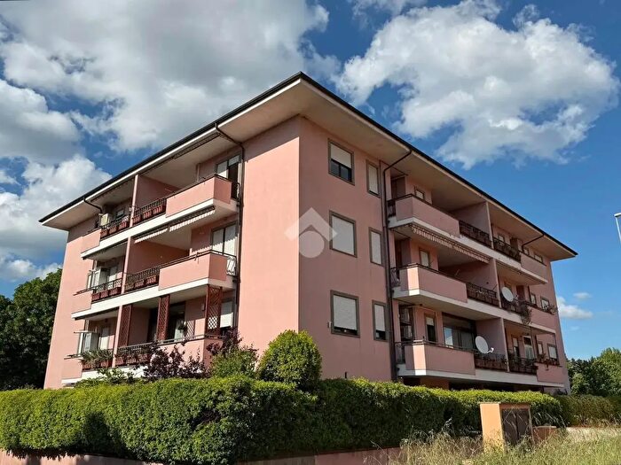 Appartamento trilocale in vendita in Via degli Artiglieri, Viterbo