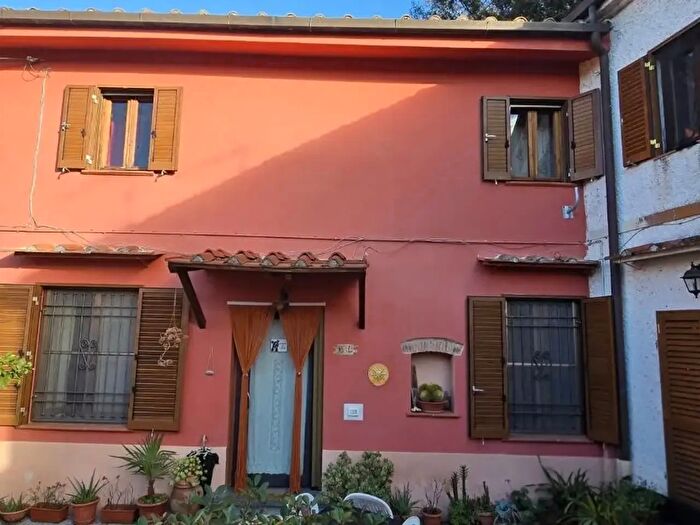Casa con 5 locali in vendita in San Giuliano Terme
