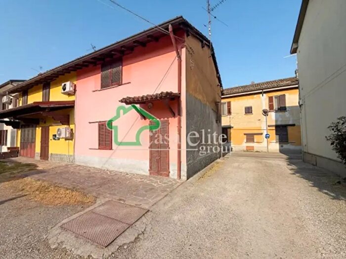 Casa trilocale in vendita in Via Vittorio Veneto, Brembio
