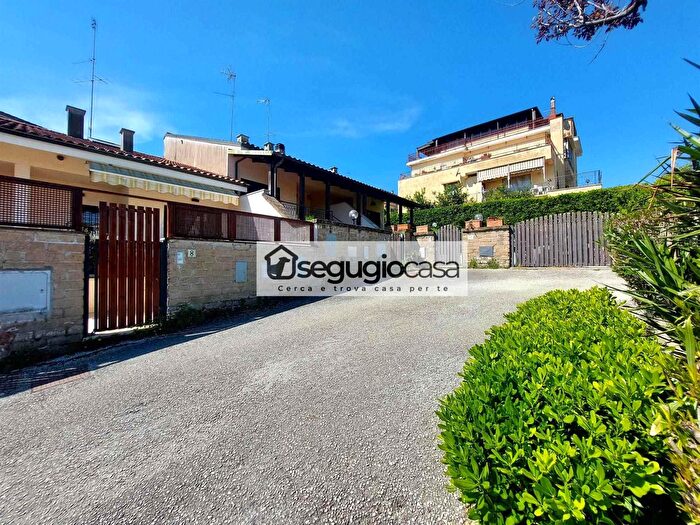 Casa trilocale in vendita in Roma