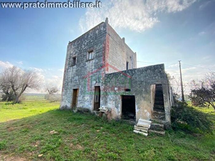 Casa con 6 locali in vendita in Strada Provinciale Campi Squinzano Torchiarolo, Squinzano