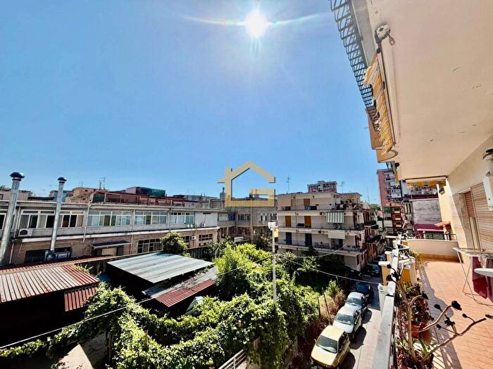 Appartamento quadrilocale in affitto in Via Napoli a Piscinola, Piscinola, Napoli