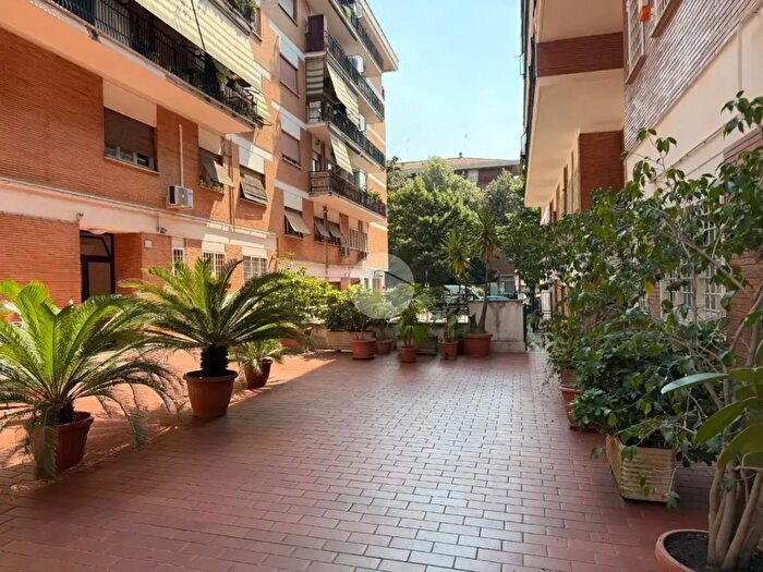 Appartamento bilocale in vendita in Viale dei Colli Portuensi, Roma