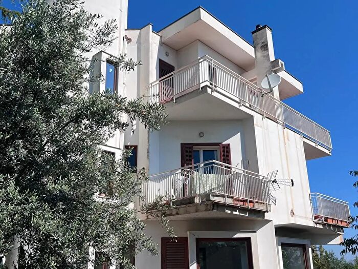 Casa con 17 locali in vendita in Via Poggio Ridente, Palermo