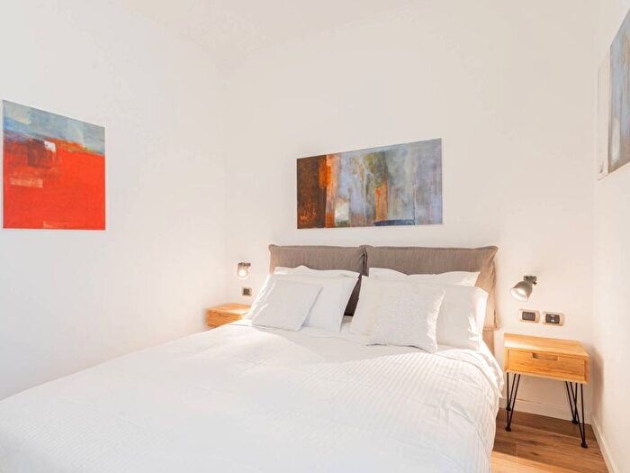 Appartamento bilocale in affitto in Via Luigi Dottesio, Borghi, Como