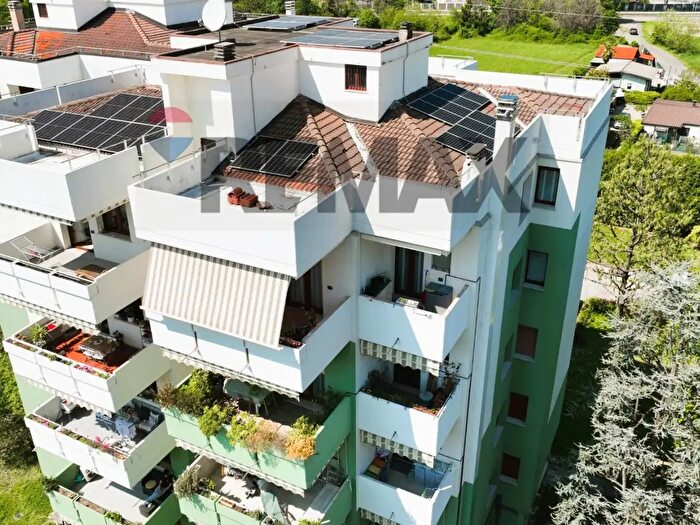 Appartamento quadrilocale in vendita in Via Giovanni De Medici, Cesano Maderno