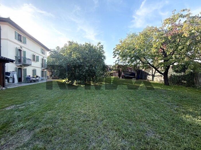 Casa con 7 locali in vendita in Via Galilei, Cunardo