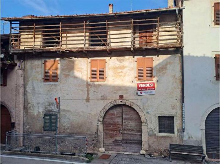 Casa con 6 locali in vendita in Via Vegiara, Trento