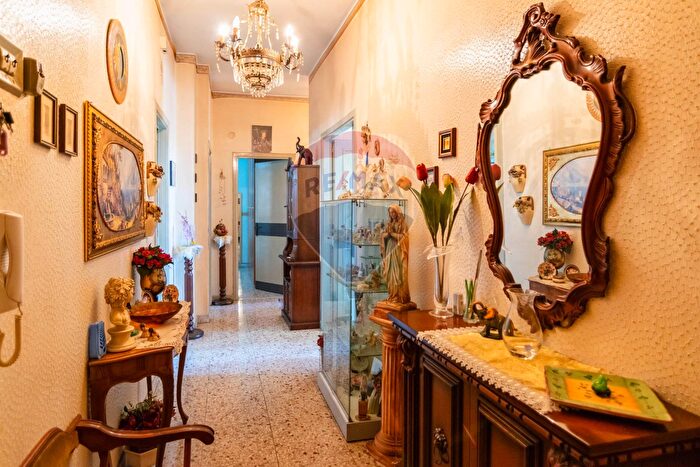 Appartamento quadrilocale in vendita in Via Zia Lisa, Catania