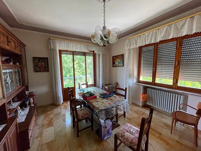 Casa con 7 locali in vendita in Via Massetana, Sovicille