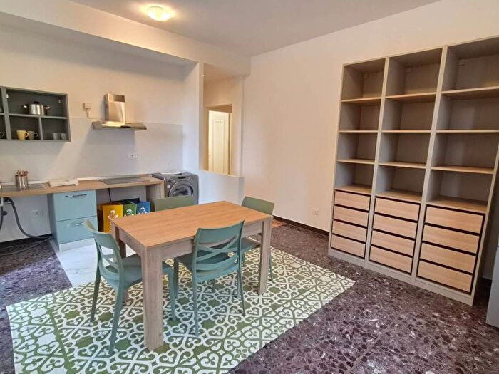 Appartamento trilocale in affitto in Via Benvenuto Cellini, San Fruttuoso, Genova