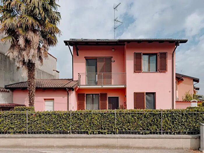 Casa con 5 locali in vendita in Via Carena, Casei Gerola