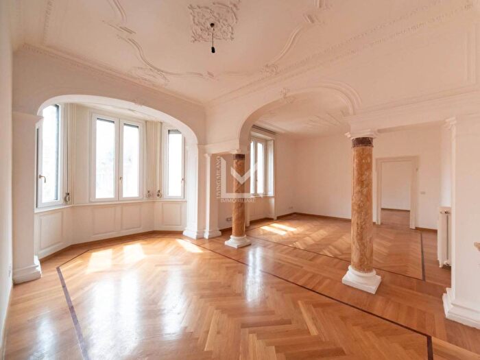 Appartamento quadrilocale in affitto in Via Giambattista Vico, San Vittore, Milano