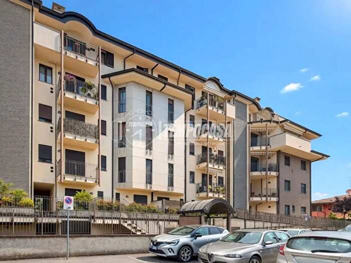 Appartamento trilocale in vendita in Via Sacco E Vanzetti, Paullo