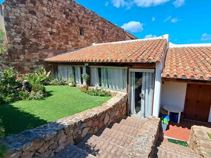Casa trilocale in vendita in Via su Sarrale, Loiri Porto San Paolo
