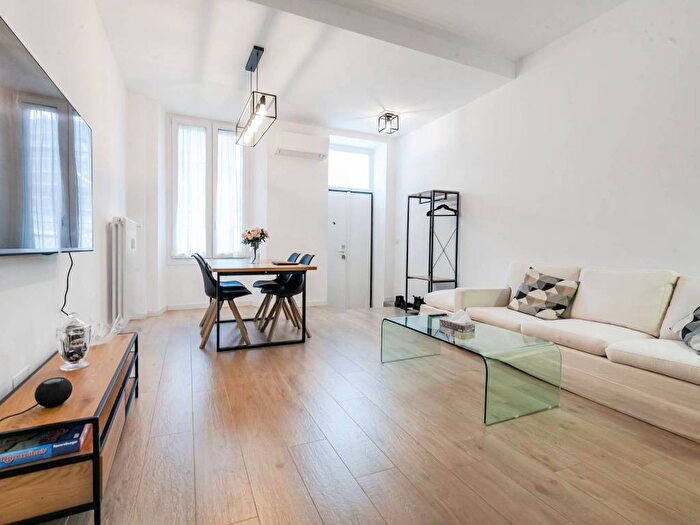 Appartamento trilocale in affitto in Via Paolo Sarpi, Paolo Sarpi, Milano