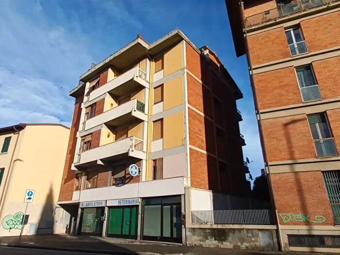 Appartamento trilocale in vendita in Via Reginaldo Giuliani, Firenze