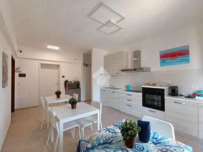 Appartamento quadrilocale in vendita in Via Giambattista Pergolesi, Pineto