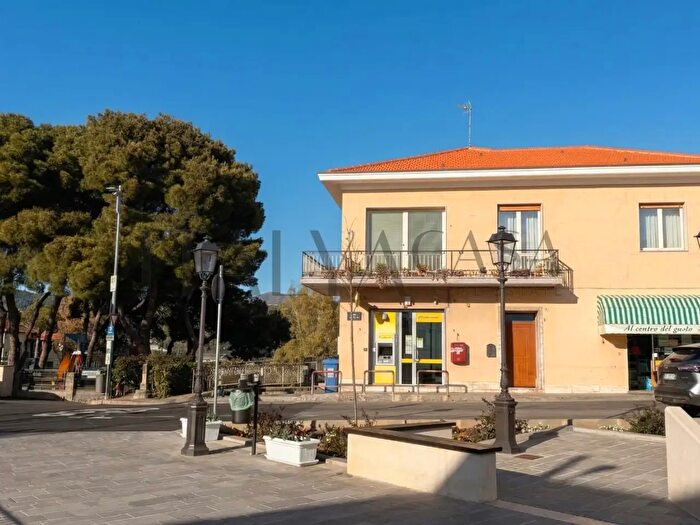 Casa con 5 locali in vendita in Piazza della Libertà, Sanremo