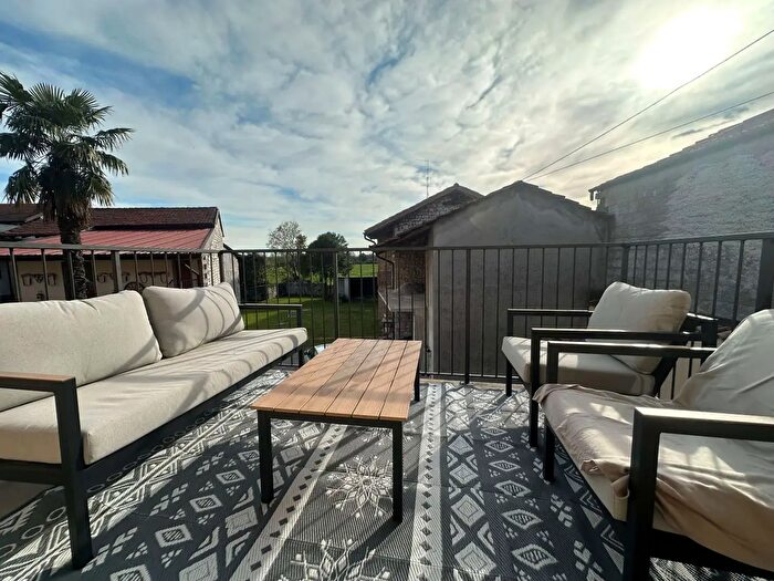 Casa con 8 locali in vendita in Aviano