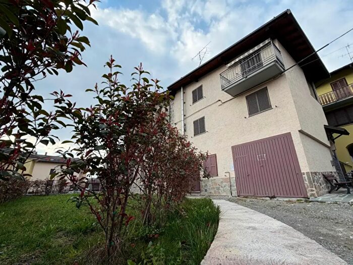 Casa con 8 locali in vendita in Salita S Silvestro, Teglio