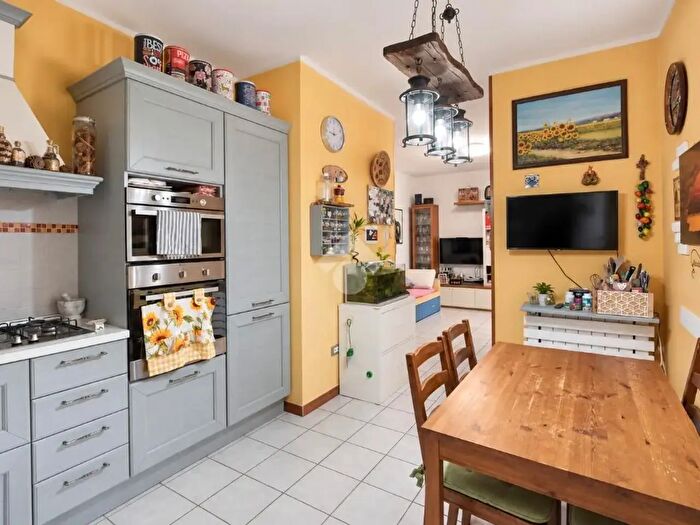 Appartamento quadrilocale in vendita in Via BGenovesi Sud, Cascina