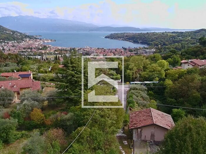 Casa quadrilocale in vendita in Via Bocca di Croce, Salo'