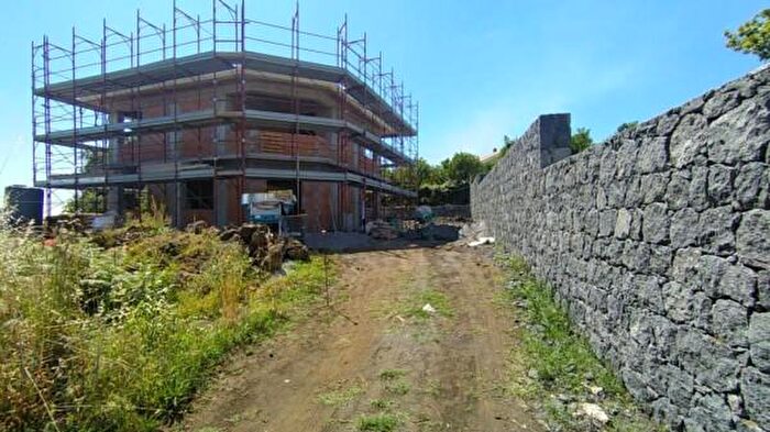 Casa con 5 locali in vendita in Via Lavina SNC, Aci SantAntonio