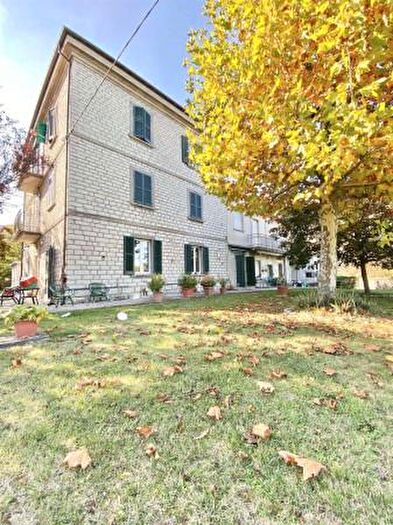 Casa con 6 locali in vendita in Case Sparse Naro, Cagli