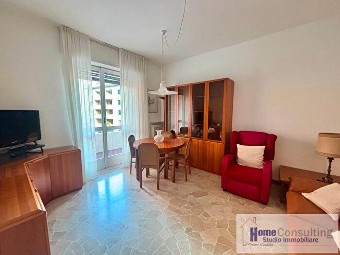 Appartamento bilocale in affitto in Via Magenta, Borghi, Como