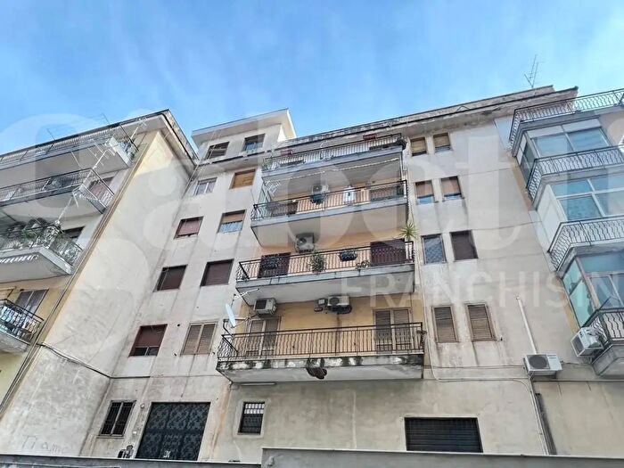 Appartamento quadrilocale in vendita in Via dellAutonomia, Gravina Di Catania