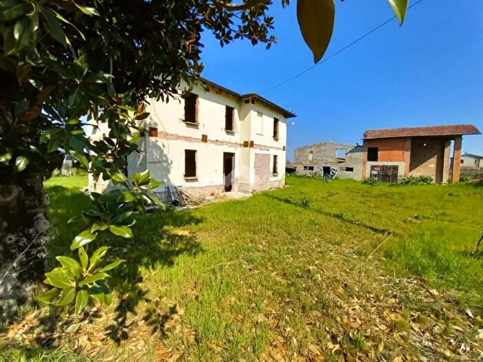 Casa con 6 locali in vendita in Via Canalvecchio, Castel Bolognese