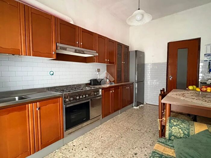 Appartamento trilocale in vendita in Piazza º Maggio, Cosenza