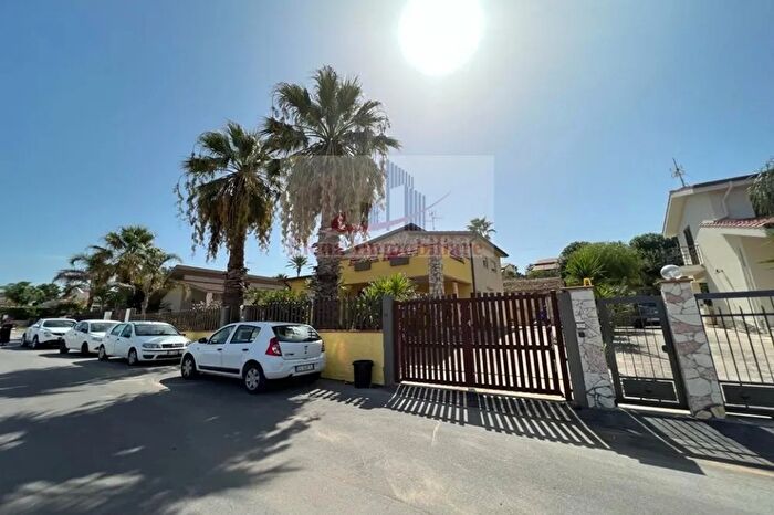 Casa con 7 locali in vendita in Alcamo