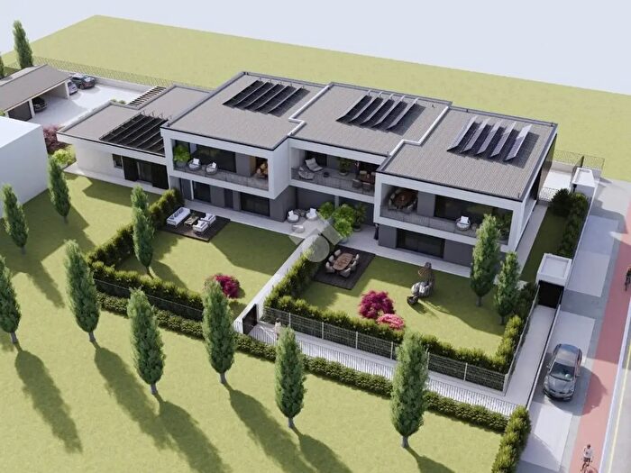 Appartamento quadrilocale in vendita in Via T Tasso, Comun Nuovo