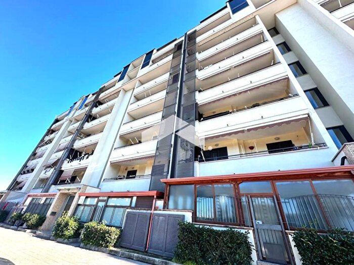 Appartamento trilocale in affitto in Corso Domenico Riccardi, Centro, Cercola