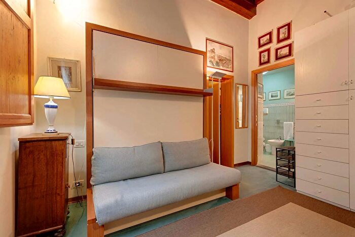 Appartamento monolocale in affitto in Vicolo degli Adimari, Firenze