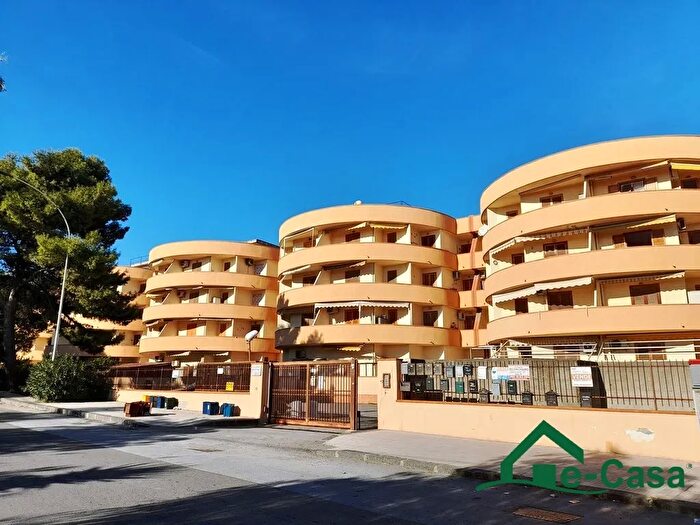 Appartamento bilocale in vendita in Via Torrente Pagliara, Roccalumera