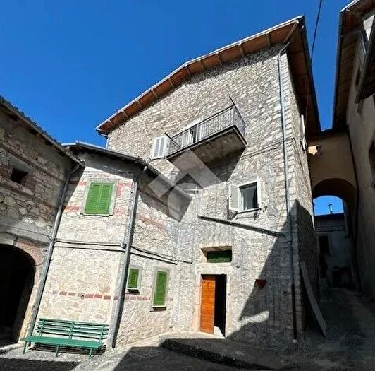 Casa quadrilocale in vendita in Località Onelli, Cascia