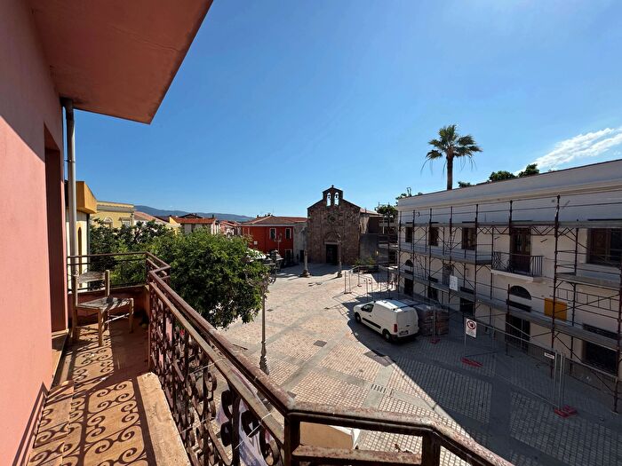 Casa con 10 locali in vendita in Villamassargia